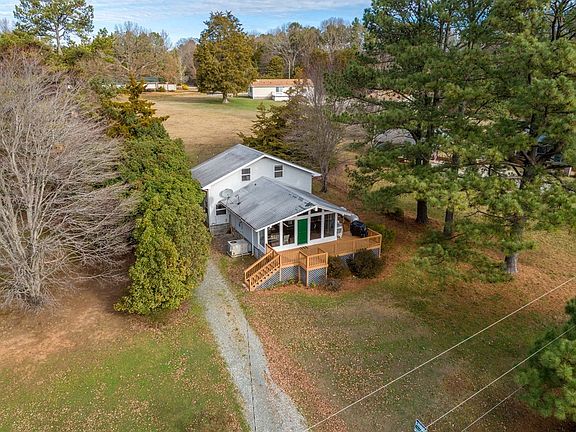 2nd image of 433 Wellington Dr