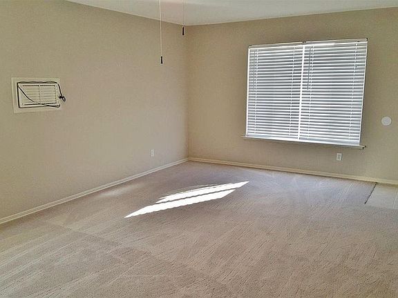 4th image of 717 Truman Ave