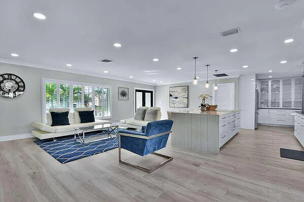 839 Enfield St — Photo 31