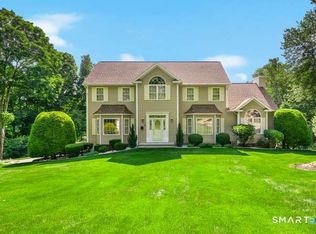 51 Brookfield Rd, Seymour, CT 06483