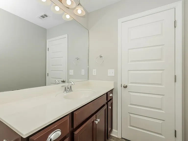 2237 Dale View Dr — Photo 16