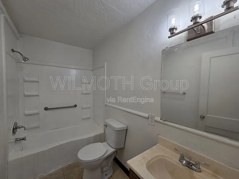 702 W 23rd St — Photo 11