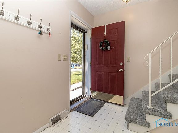 4th image of 4902 Wickford Dr E APT 6