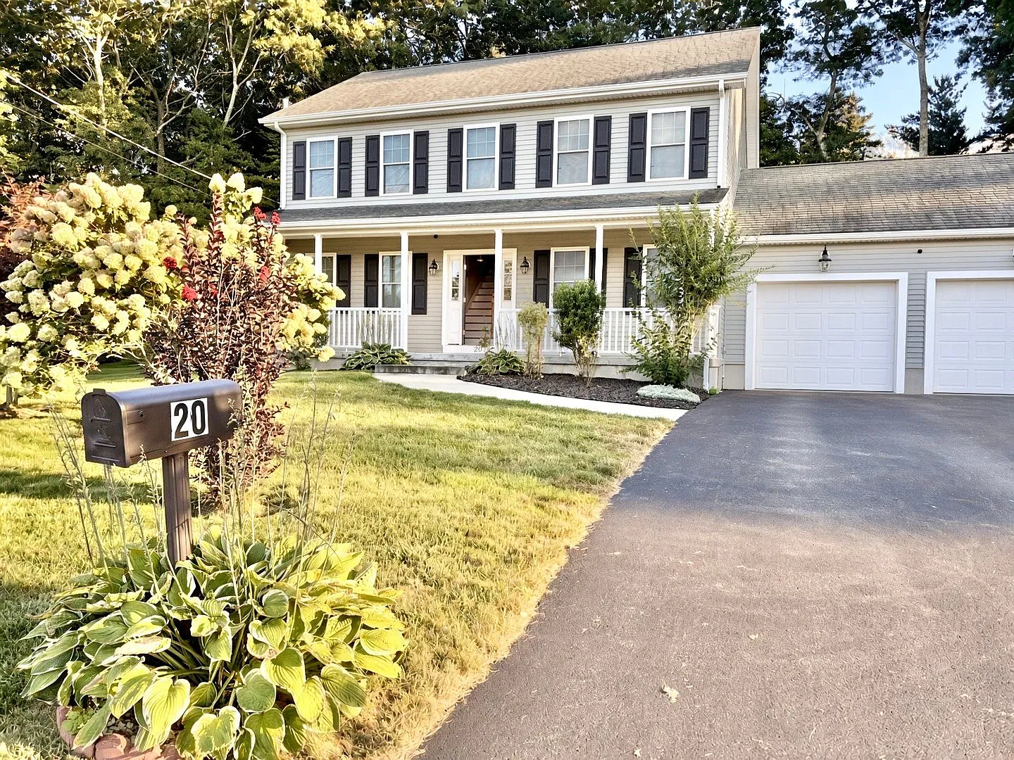 Johnston/Boulder Hill Estates Gorgeous Single Family - $4,100 — Photo 1