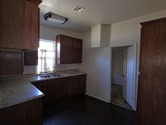 4th image of 228 N 13th St