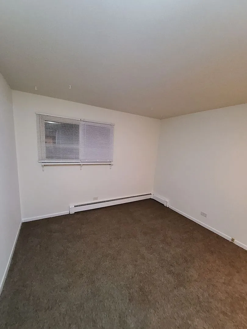 1228 Town Crest Dr — Photo 2