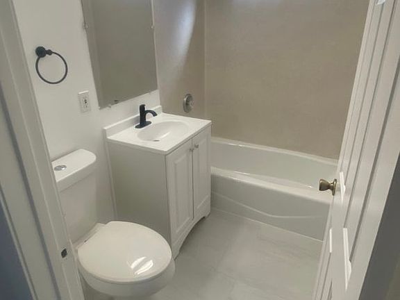 2nd image of 380 S Sierra Madre Blvd #4