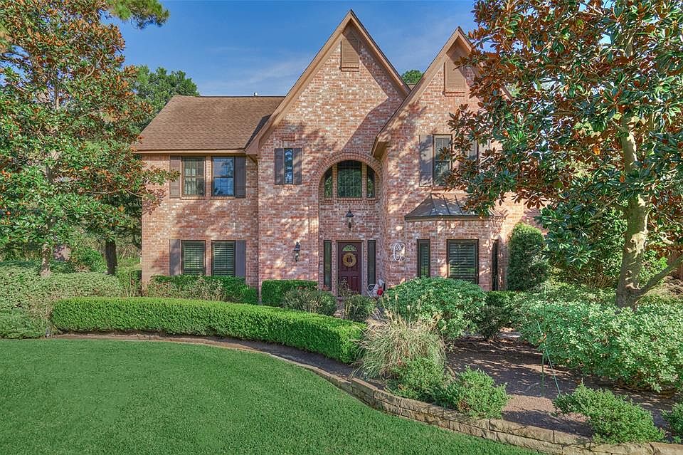 Welcome home to 1 Shining Lakes Place in The Woodlands Cochran's Crossing This stunning home has been upgraded and shows beautifully!