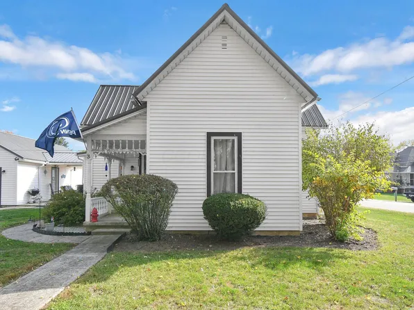 3 Market St, Bloomingburg, OH 43106