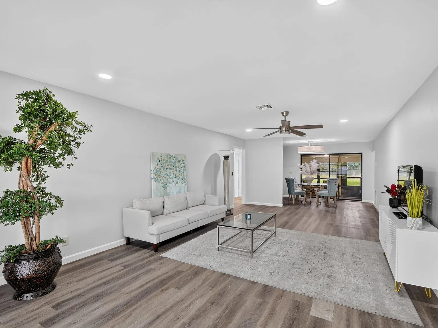 2 bed, 2.0 bath, 1404 sqft, $2,500 — Photo 1