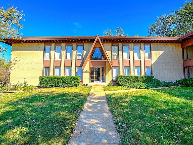 Northbrook Apartments — Photo 4