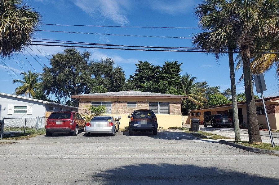 1st image of 181 NE 168th St