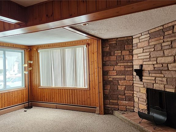 3rd image of 6382 Lakeshore Rd