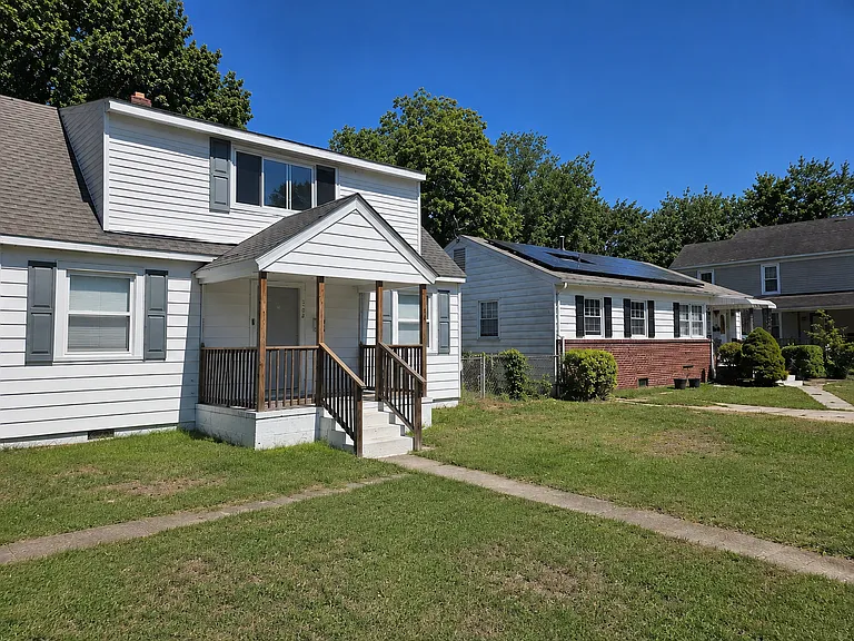 504 Homestead Ave #1 — Photo 8