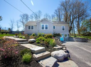 8 Roberts St, Falmouth, ME 04105