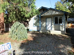 910 NW D St APT A, Grants Pass, OR 97526