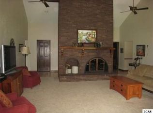 8670 Loire Valley Dr, Tecumseh, MI 49286
