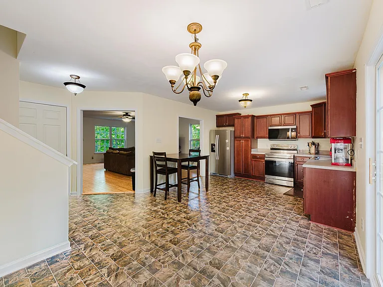 1178 Sagamore Dr — Photo 3