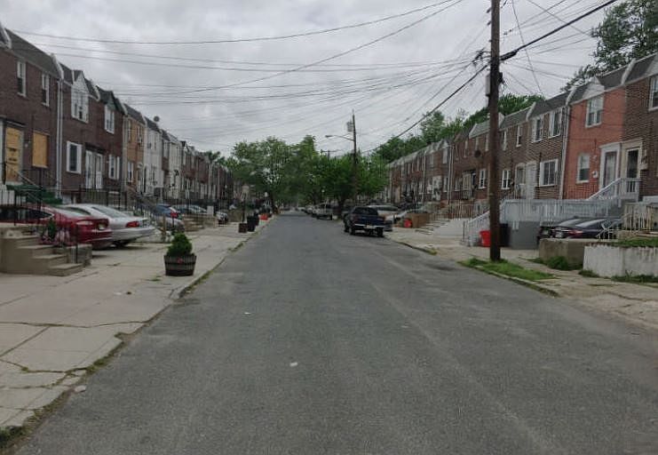 2nd image of 1157 So Merrimac Rd