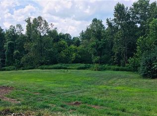 850 Cape Hickory Rd #2, Hickory, NC 28601