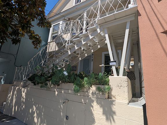3rd image of 912 Wisconsin St