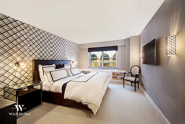 Sold by Warburg | media 1