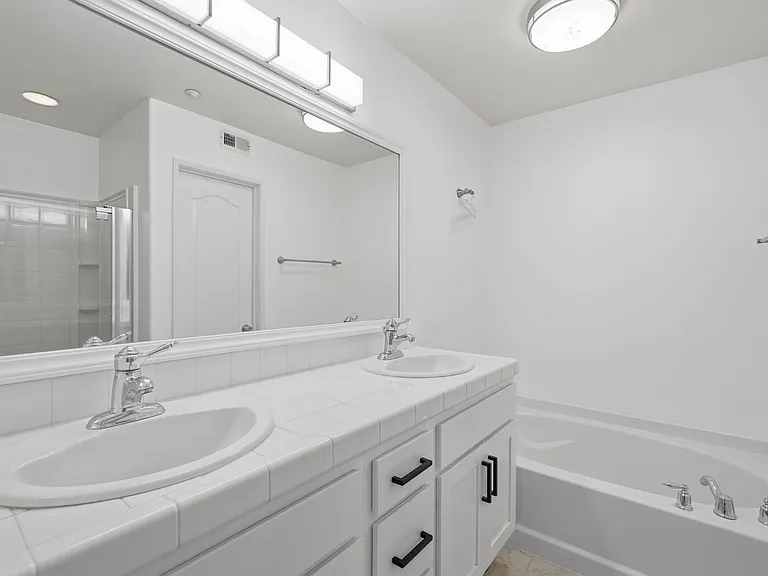 1645 Burr Oak Pl — Photo 12
