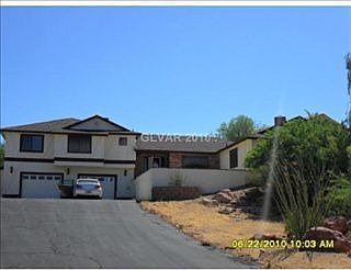 2nd image of 1401 Garnet Pl