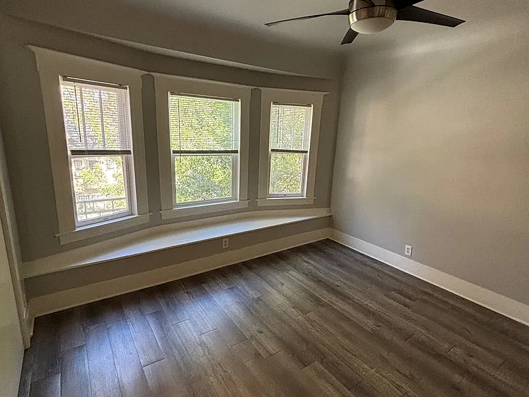 728 E St #302 — Photo 2