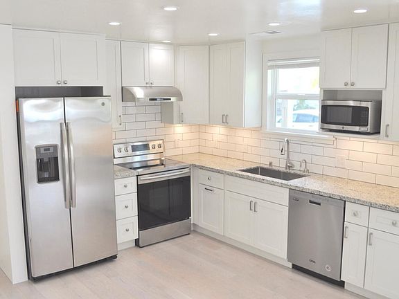 2nd image of 3815 King Ln