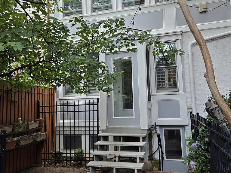 817 I St NE #A — Photo 29