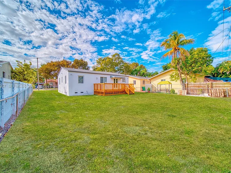 4345 SW 5th Ter — Photo 27
