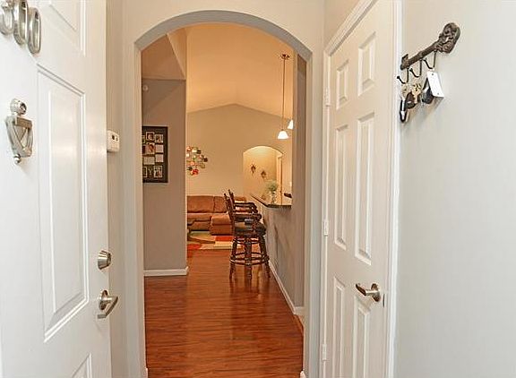 2nd image of 31 Kassebaum Ln APT 300