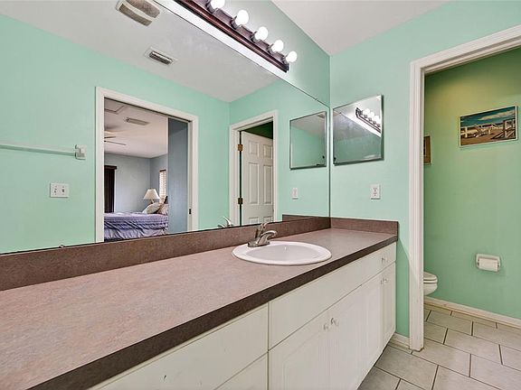 5th image of 3912 Cincinnati St