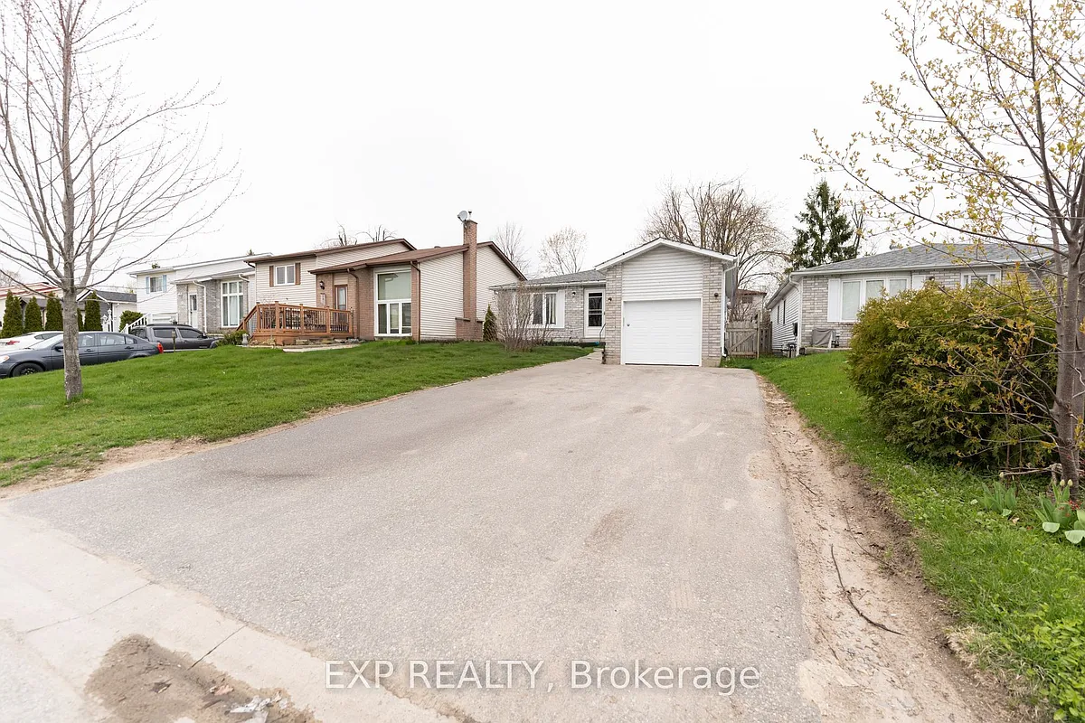 Building Photo - 6 Hickling Trl