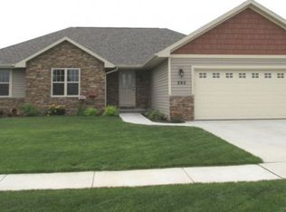 595 Pebblestone Cir, Oneida, WI 54155