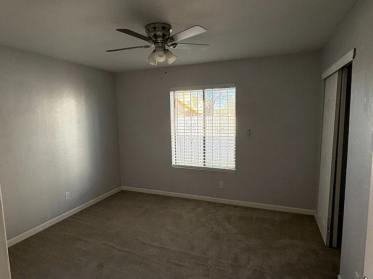 2837 N Euclid Ave #1-6 — Photo 4