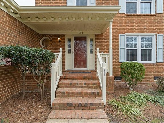 Nice front porch to protect you from the weather