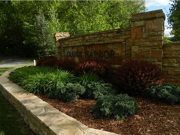 5th image of 148 Forest Ln N