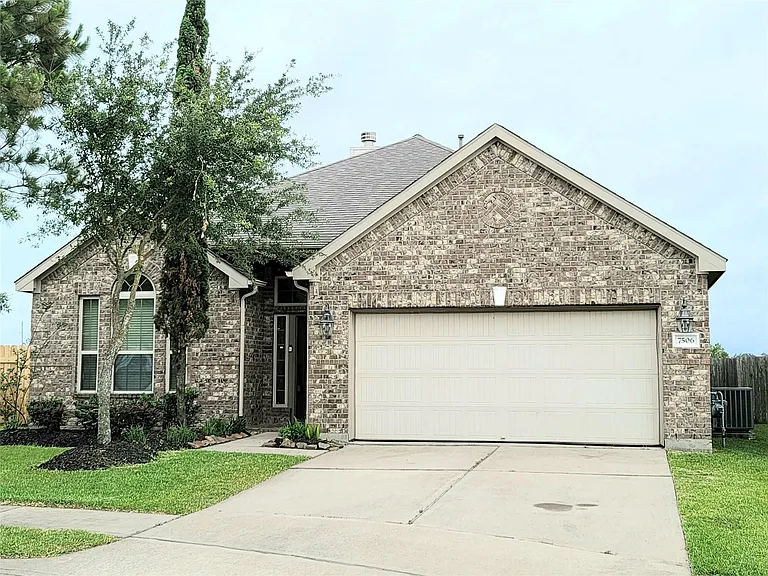 7506 Amber Village Cir — Photo 1