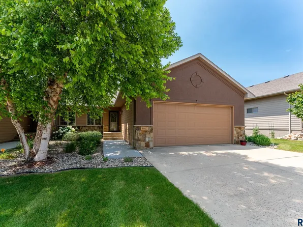 8013 S Copper Ridge Rd, Sioux Falls, SD 57108