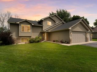 23076 Creekview Ct, Rogers, MN 55374