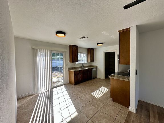 3rd image of 4663 E Covina St