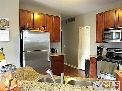 Kitchen w/Stainless Steel Appl.