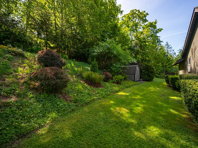 1405 Edwards St — Photo 29