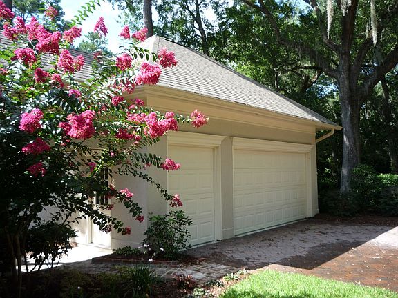 Over sized garage / floored