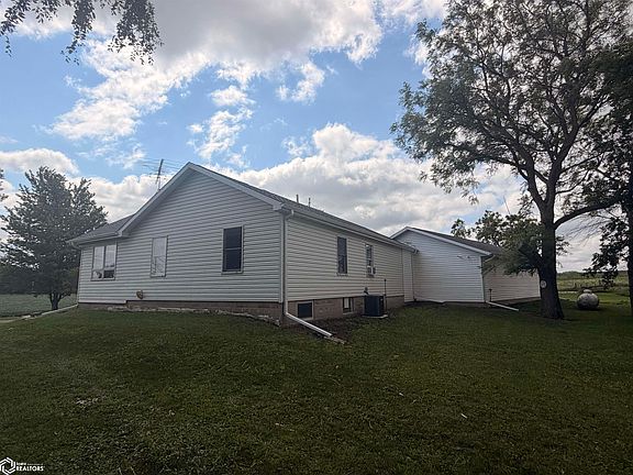 3rd image of 4879 120th St