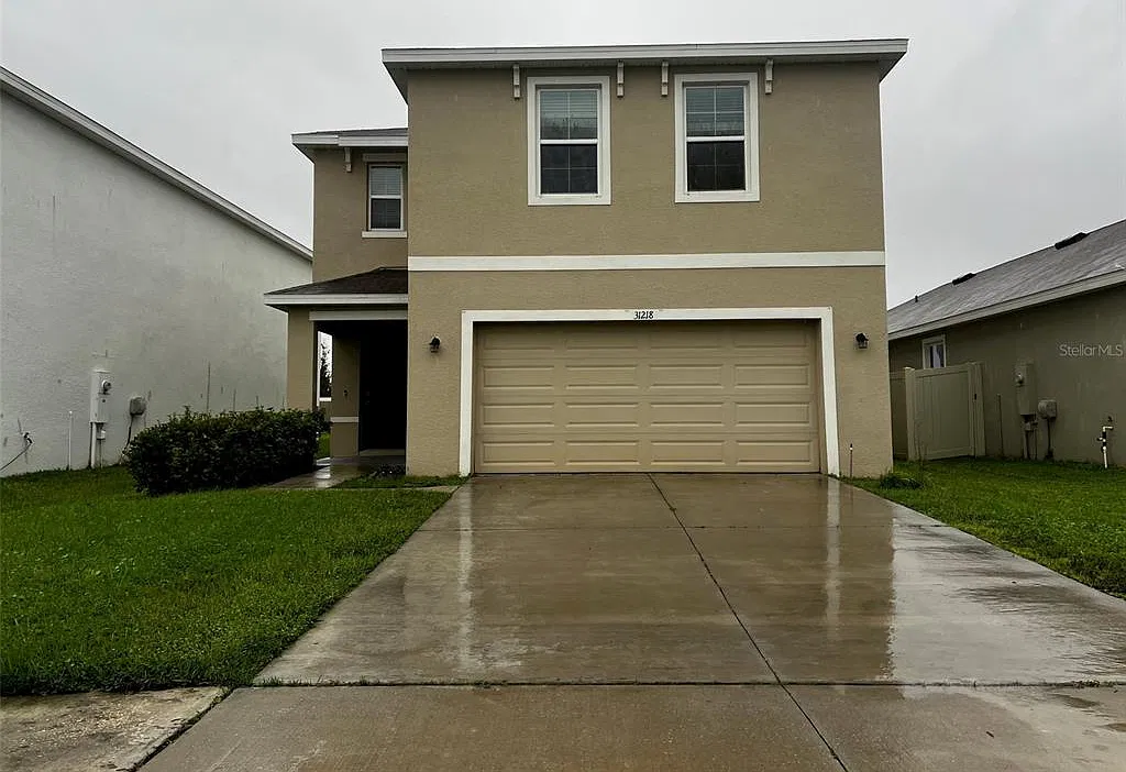 4 bed, 2.5 bath, 2260 sqft, $2,580 — Photo 1