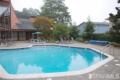 4th image of 109 S Lake Merced Hls APT 4B