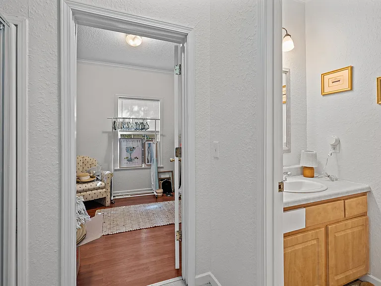 114 Cedar St #4 — Photo 11